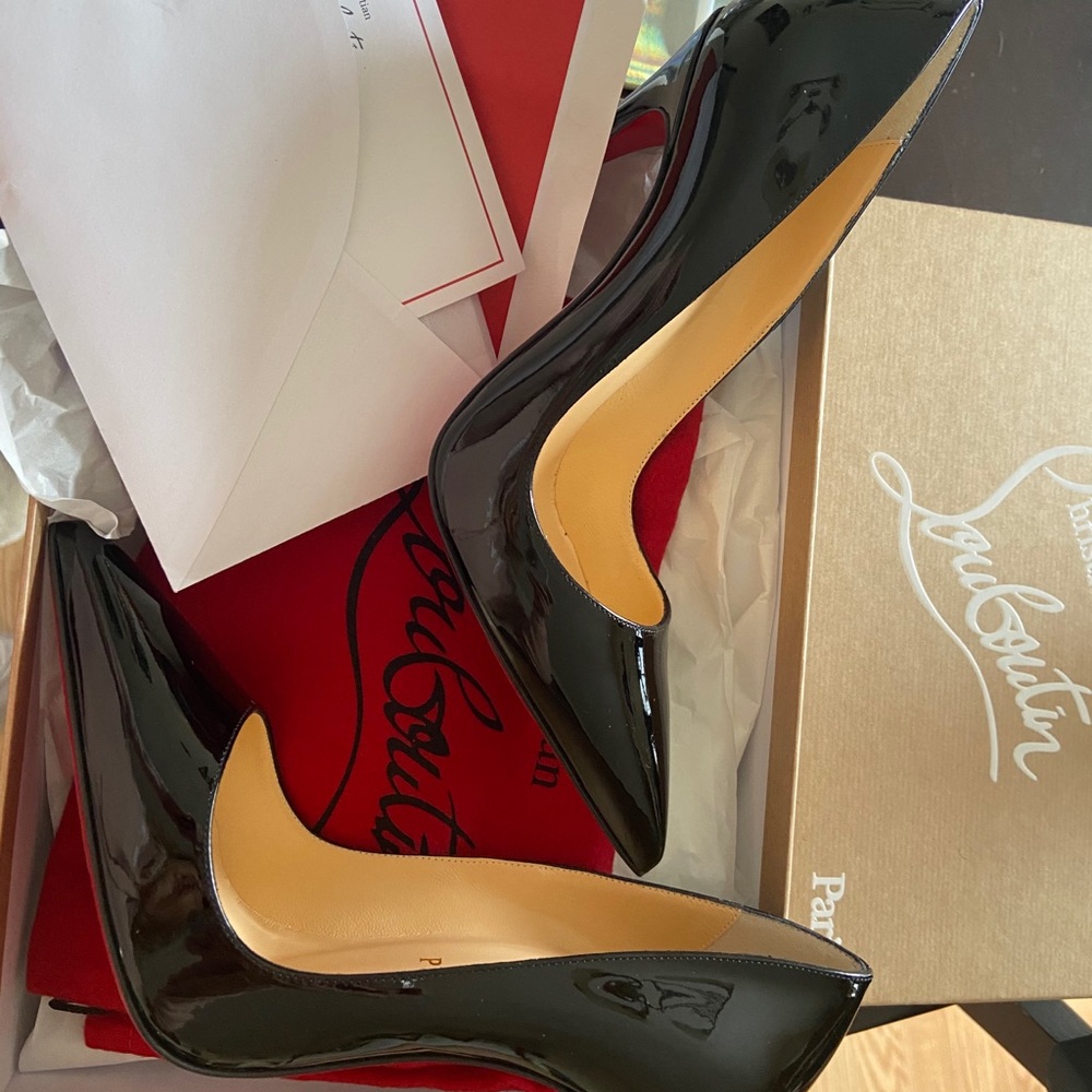 Louboutin shoes - Picture 2 of 3